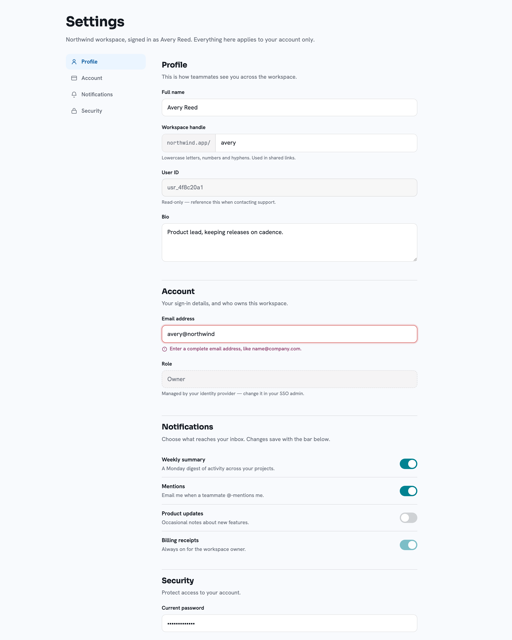 skills/detail-page/assets/starter/settings.html 렌더 화면. 앱 설정 화면으로, 이메일 입력란의 붉은 검증 에러와 읽기 전용 필드, 켜짐·꺼짐·잠금 상태의 토글이 보인다.